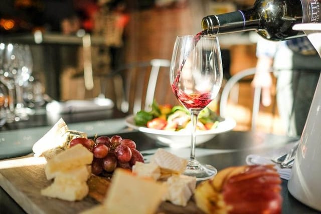 American wine and cheese tasting in French